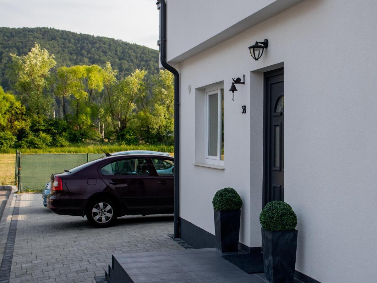 ホテル Dom Hills Bucovina グラ・フモアルルイ エクステリア 写真